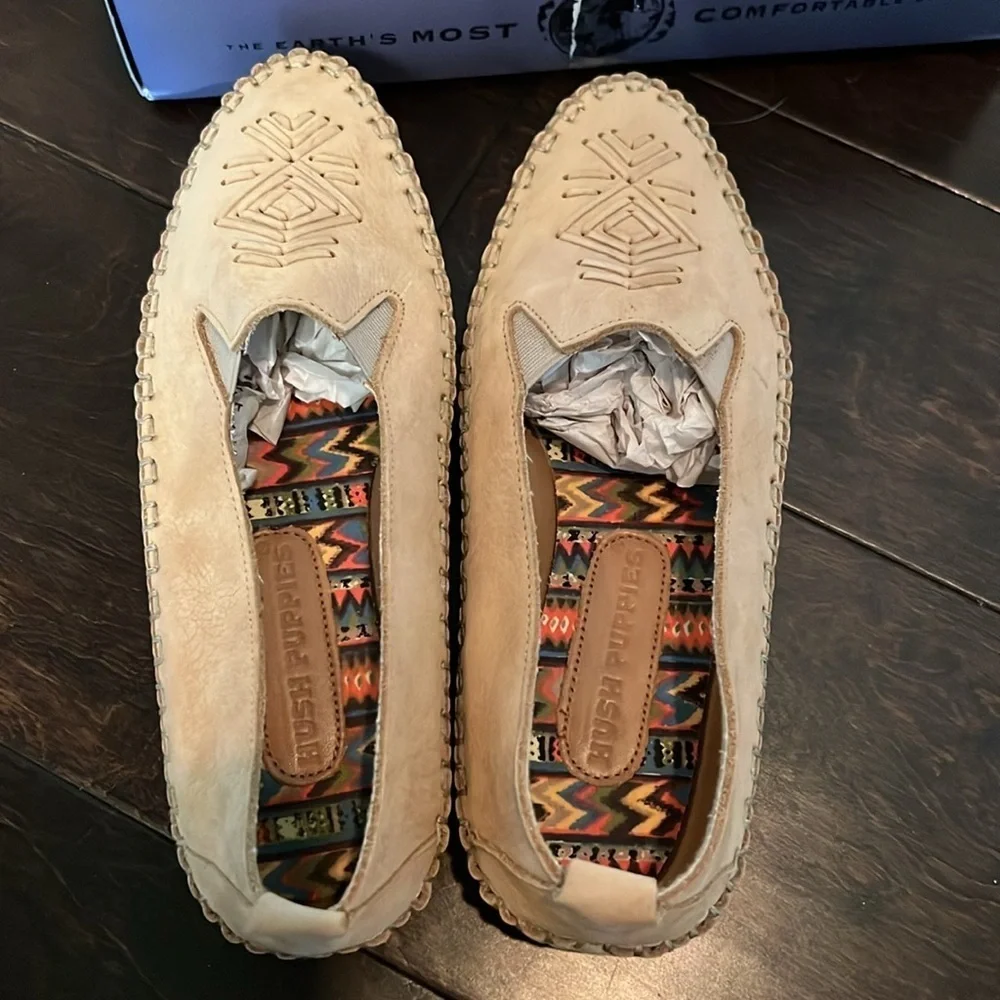 Hush Puppies loafer NIB 7